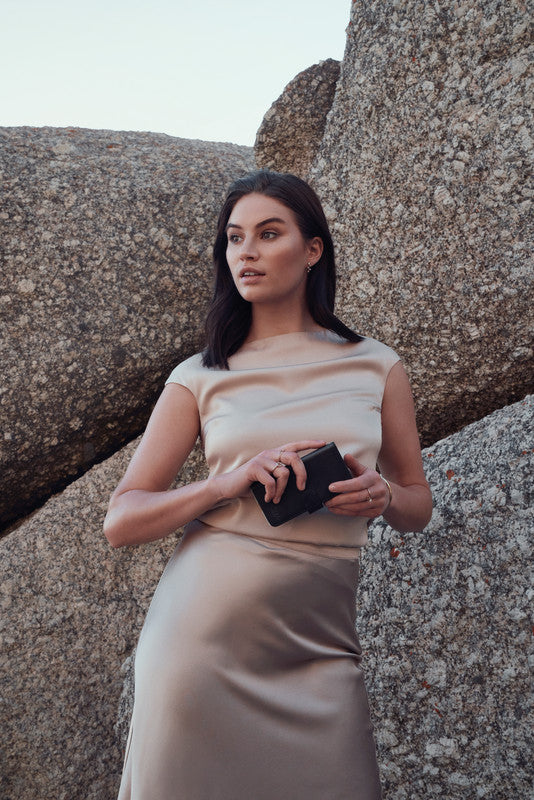 Ideal of Sweden – Booklet-Hülle – für Apple iPhone 11 – schwarz – Kunstleder – mit Kartenfach