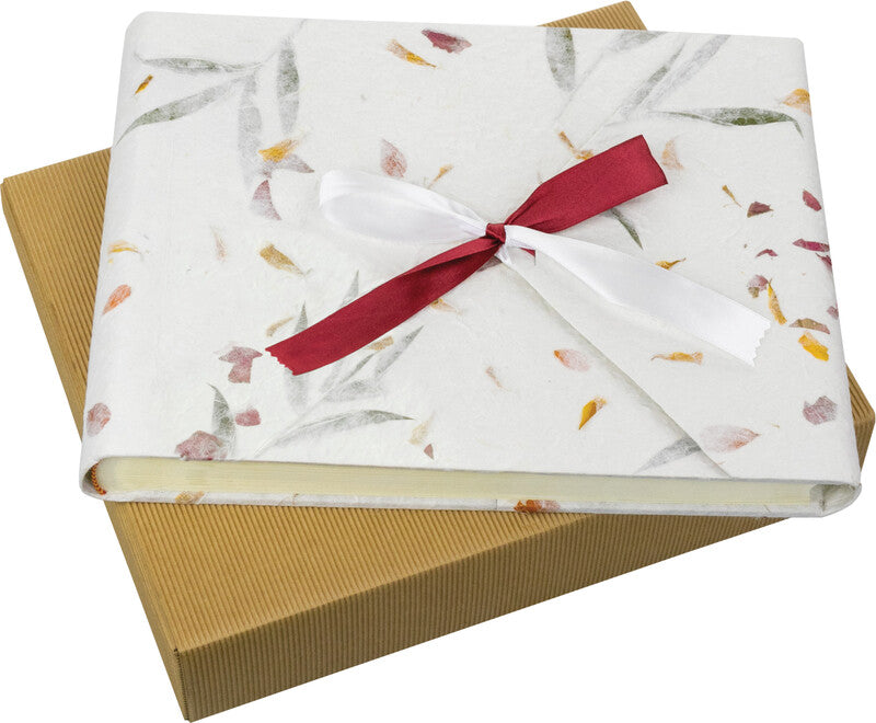 ZEP Gästebuch BUSTA – 60 Seiten – 300 × 240 mm – gebunden, Pergamentpapier, weiss