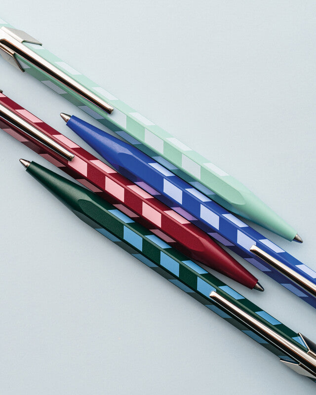 Caran d-Ache Caran d'Ache 849 MOSAIC Special Edition Kugelschreiber – Schwarz, Spitze 1 mm, nachfüllbar, dokumentenecht