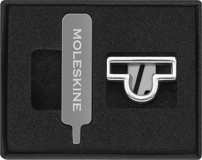 Moleskine Pin – Motiv Waage – Zinklegierung, Silber