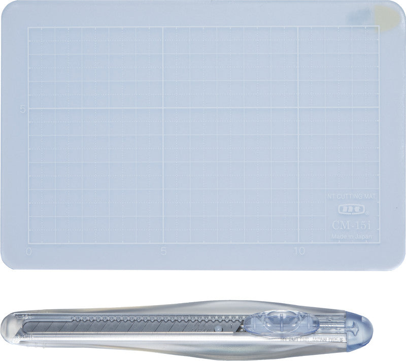 NT Cutter Werkzeugset iA-200 – 100×150 mm Mini-Schneidematte, inkl. 1 Klinge, Blau, 2-teilig