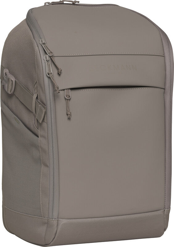Beckmann Street Bold – Notebook-Rucksack – für 16"-Notebook, 20 l, rPET (recyceltes PET), warmgrau