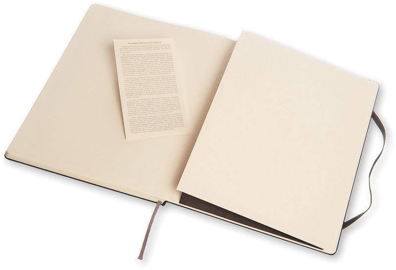 Moleskine Notizbuch, 190 × 250 mm, punktkariert, Leimbindung, Hardcover, 192 Seiten, 70 g/m² – schwarz
