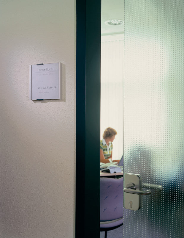 Durable Türschild – 149 × 149 mm, silber, selbstklebend, wiederablösbar