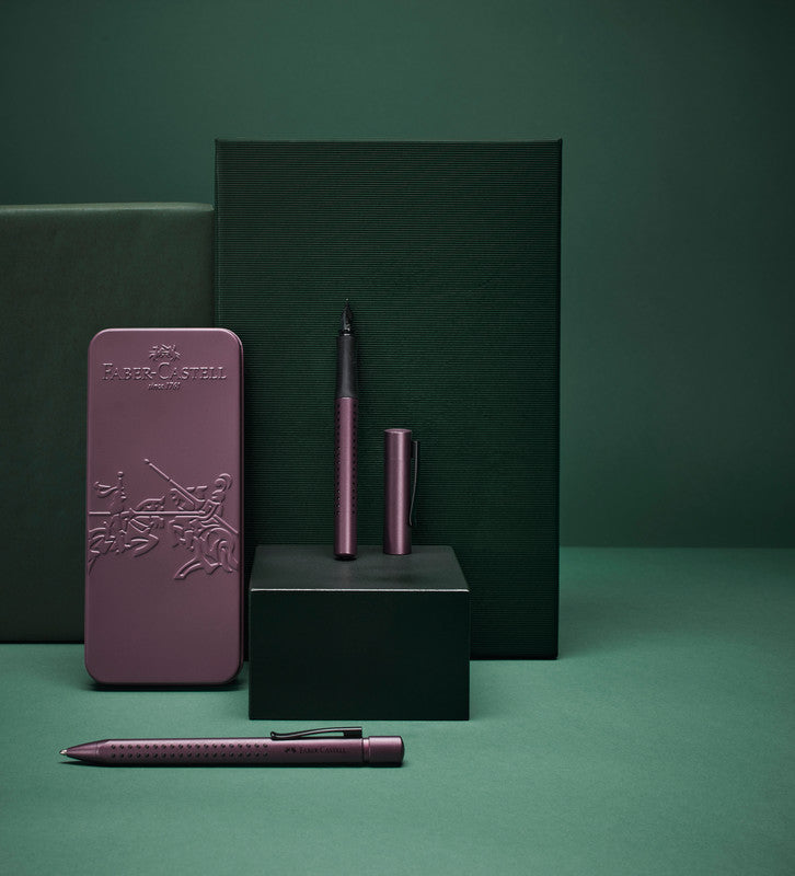 Faber-Castell Grip Schreibset – Kugelschreiber XB & Füllfederhalter M – Blau – Metalletui – 2-teilig