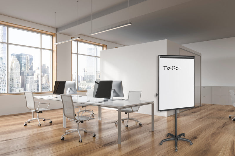 Q-CONNECT Mobiles Flipchart – 71 × 98 cm, weiss, Metall