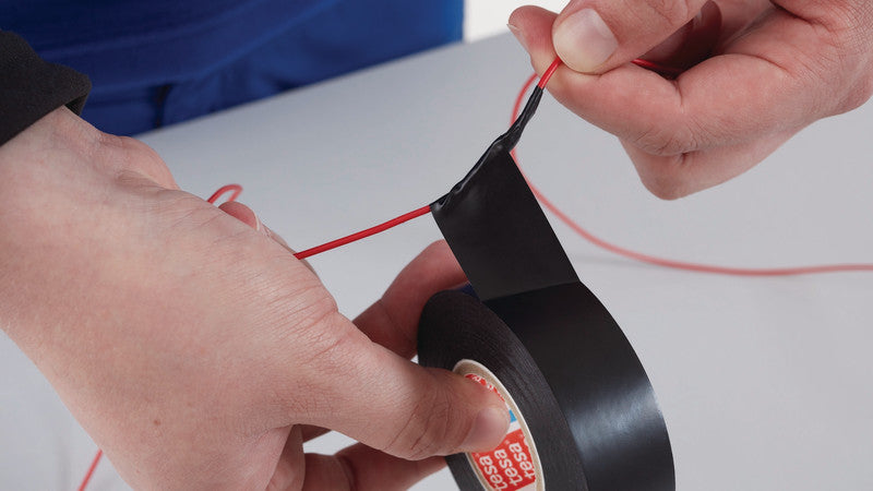 tesa Vinylband – 15 mm × 33 m, schwarz