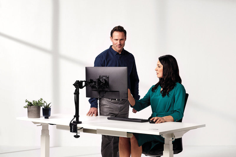 Fellowes Vista – Monitorhalterung, Tischklemme, bis 32", VESA 75 × 75/100 × 100 mm, 10 kg, neigbar +37°/−37°