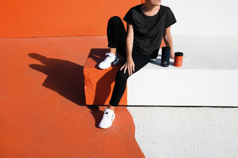 24Bottles Thermobecher Travel Tumbler – 3,5 dl – Edelstahl, isoliert, Sip&Go-Deckel – Sunset Orange