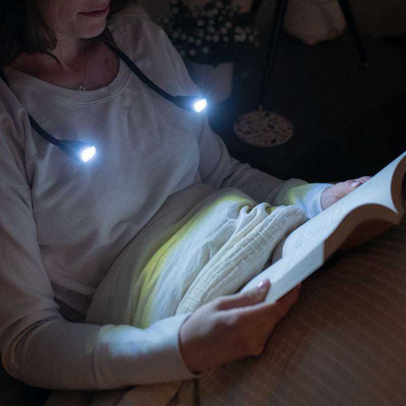 Carson Nackenleuchte – LED, 70 lm, Batteriebetrieb 3×AAA, B 191×H 297×T 48 mm, Schwarz/Grau