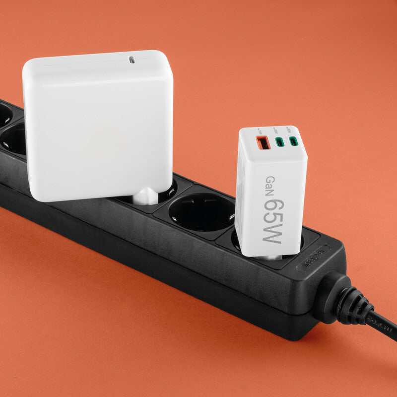 Hama 00201996 USB-Desktop-Ladegerät 65 W – USB-C×2, USB-A×1 – PD, QC 2.0/3.0 – Weiss