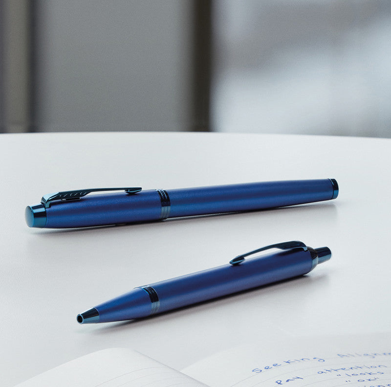 Parker IM Monochrome – Tintenroller, mit Kappe, 0,5 mm, schwarz, für Linkshänder