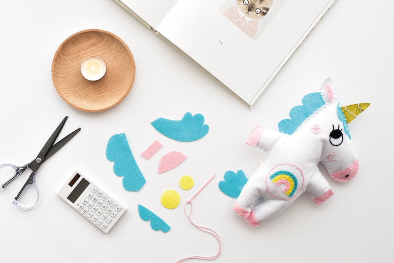 Avenue Mandarine – Bastelset Einhorn Alicia – 6–10 Jahre – 140 × 300 × 50 mm