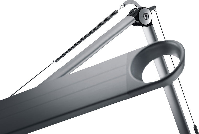 Hansa Tischleuchte LED – Qi & USB, dimmbar – 2’900–6’000 K – 780 lm 12 W – silber