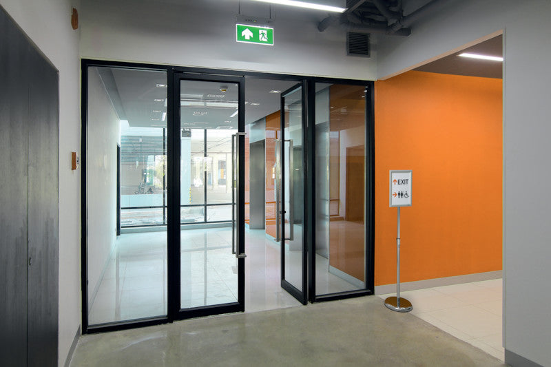 Durable Infoständer – für A4 Hoch-/Querformat, 1 Fach, silber, Metall, 250×250×1205 mm