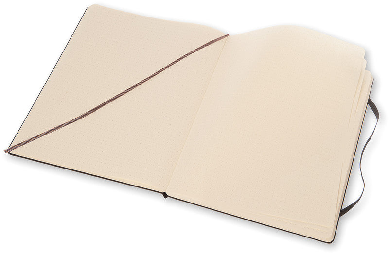Moleskine Notizbuch, 190 × 250 mm, punktkariert, Leimbindung, Hardcover, 192 Seiten, 70 g/m² – schwarz