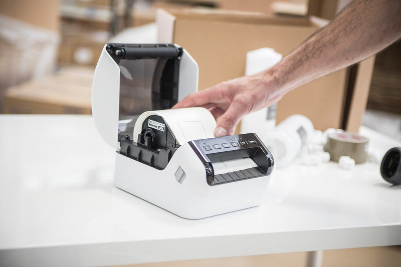Brother QL-1110NWB – Etikettendrucker, Thermodirekt, für DK-Rollen bis 101,6 mm, USB, WLAN, 300 dpi