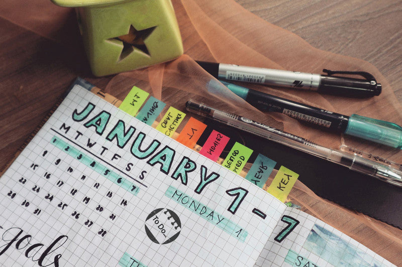 Colop Little NIO Rundstempel – Bullet Journal, selbstfärbend, 10 Motive, Ø 17 mm, Kissen grau