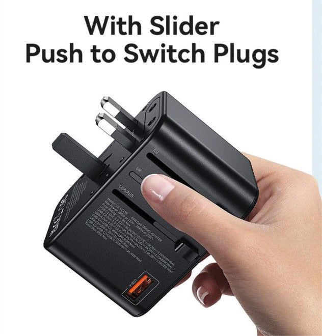 Usams Reiseadapter T62 – 52,6 × 54,7 mm, schwarz, 1× USB-A, 2× USB-C, 65 W, Schiebefunktion, für EU, US und mehr