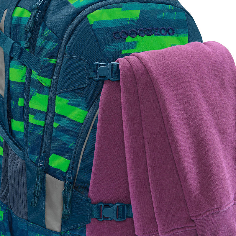 Coocazoo Rucksack Mate – Limetten-Streifen – 30 l (B 30,0 × H 44,0 × T 23,0 cm) – recycelter Bestandteil