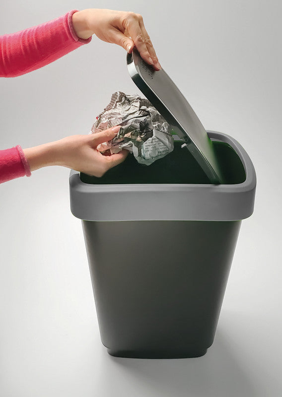 Rotho Abfallcontainer – 50 l – mit Deckel – Kunststoff, Silber – B × H × T 298 × 602 × 401 mm