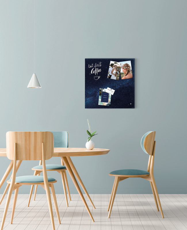 Sigel Whiteboard – 48 × 48 cm, Glas, magnetisch, Wandmontage, inkl. Magnetwürfel, Montagesatz