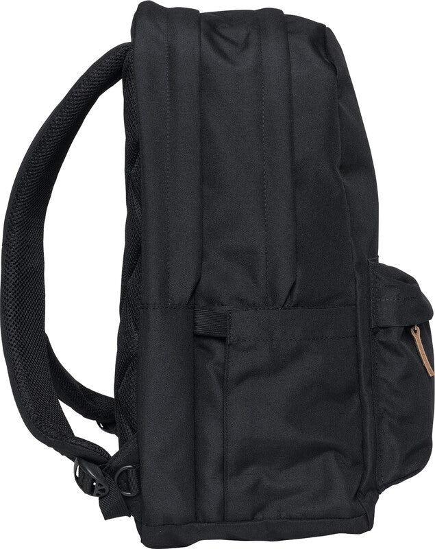Beckmann Rucksack City – Dusty Black – 30 l – 31,0×47,0×24,0 cm – aus recycelten PET-Flaschen (rPET)