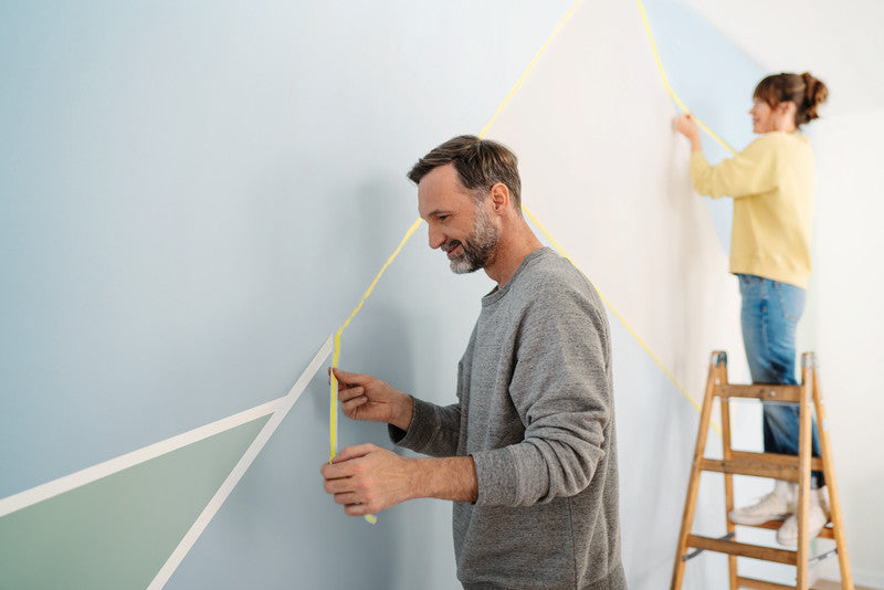 tesa Abdeckband Precision Indoor – 25 mm × 25 m, gelb, für Innenbereich, Papier, glatt