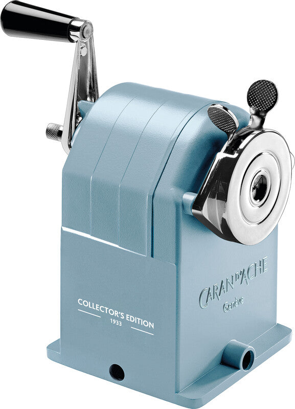 Caran d-Ache Caran d'Ache Spitzer – manuell, mit Behälter, für Blei- & Buntstifte 4–10 mm, Metall