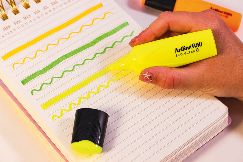 Artline EK690 Eco-Green Textmarker Gelb – Keilspitze, 1–4 mm