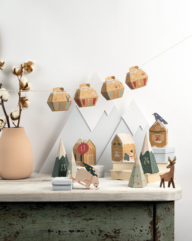 Folia Adventskalender-Set Dorf im Schnee – 8 Kartonhäuser, 40 Hangtags – 250 × 350 × 10 mm
