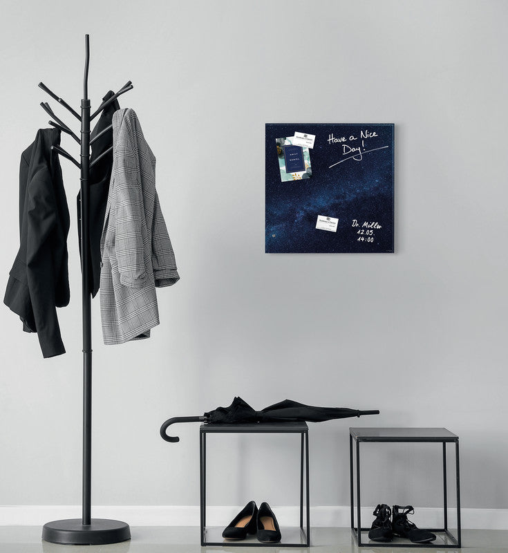 Sigel Whiteboard – 48 × 48 cm, Glas, magnetisch, Wandmontage, inkl. Magnetwürfel, Montagesatz