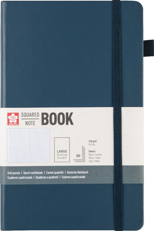 Sakura Notizbuch – 130 × 210 mm – 160 Seiten – 140 g/m² – gebunden, Gummiband, Stiftschlaufe – dunkelindigo