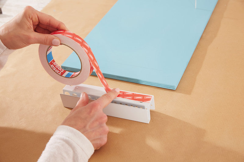 Tesa Montageband Ultra Strong, für Innen- & Aussenanwendungen – 19 mm × 5 m, weiss, bis 10 kg/10 cm