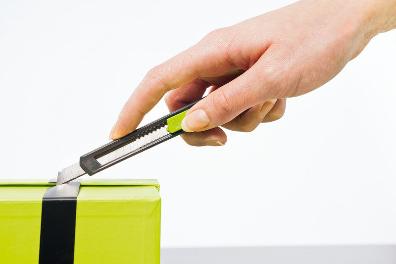 Q-CONNECT Cutter – 9 mm, Klingenarretierung, für Linkshänder geeignet, inkl. 1 Klinge