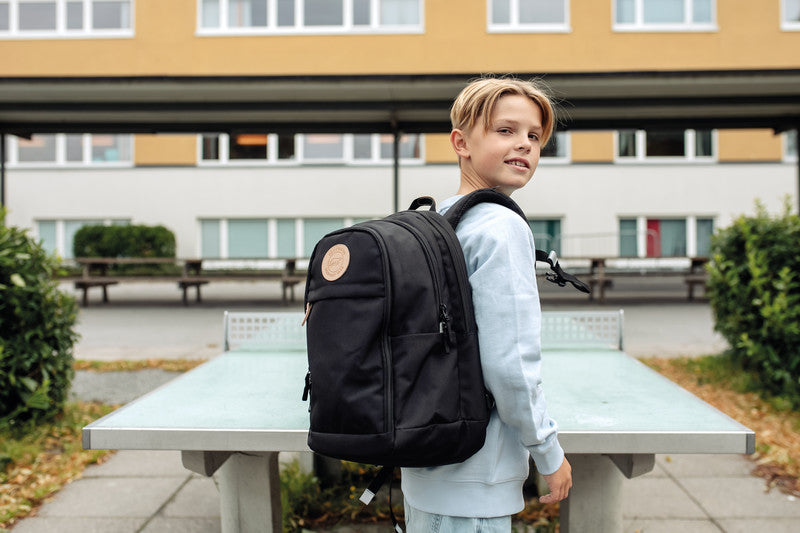 Beckmann Rucksack Urban Midi – Schwarz – 29,0 × 44,0 × 21,0 cm – aus recycelten PET-Flaschen (rPET)
