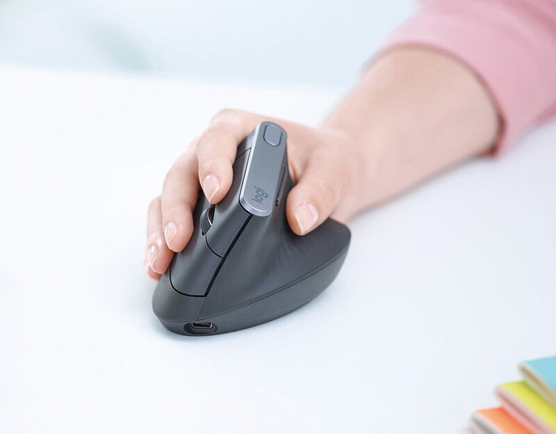 Logitech MX Vertical Ergonomische Maus – kabellos, USB-C, 4 Tasten, vertikal, Unifying-Empfänger, schwarz