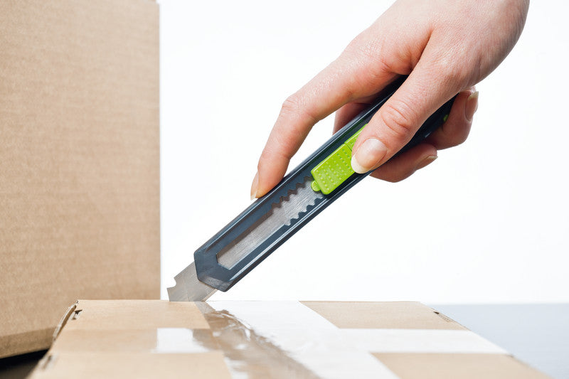 Q-CONNECT Cutter – 18 mm, Klingenarretierung, Linkshändergeeignet, Schwarz, inkl. 1 Klinge