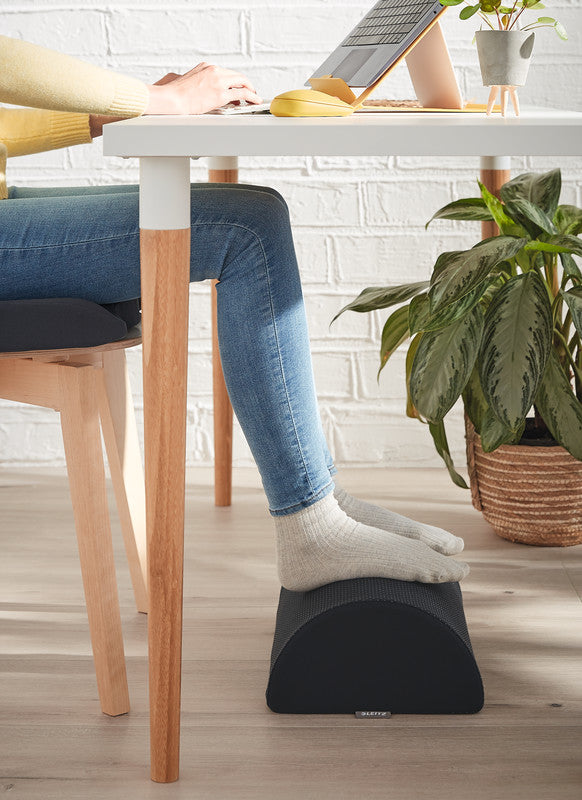 Leitz Fussstütze Ergo Cosy – 26 × 40,5 × 14 cm, samtgrau