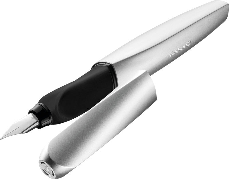 Pelikan Twist – Federspitze M – für Rechts- & Linkshänder – Silber, Blau – Patronen
