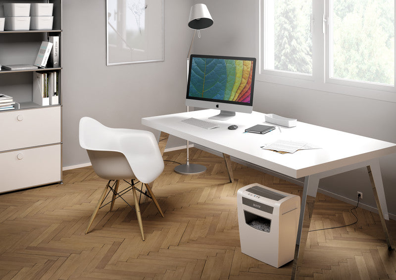 Leitz IQ Home Office – Aktenvernichter, DIN P-4, Partikelschnitt 4 × 28 mm, 10 Blatt, 23 l, A4