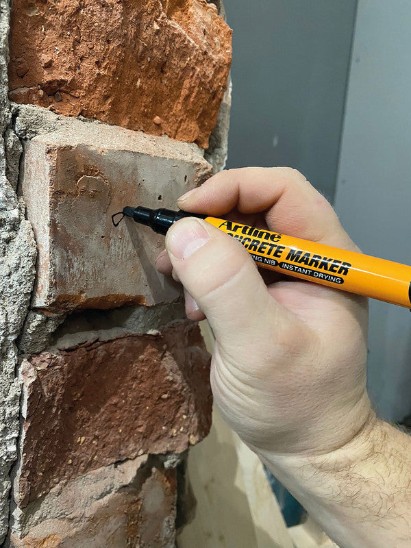 Artline Permanentmarker für Beton, Ziegel, raue Oberflächen u. a. – schwarz