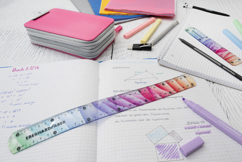 Eberhard Faber Wandtafel-Lineal 30 cm – Kunststoff, Mehrfarbig, Flexibel, Abgerundete Ecken
