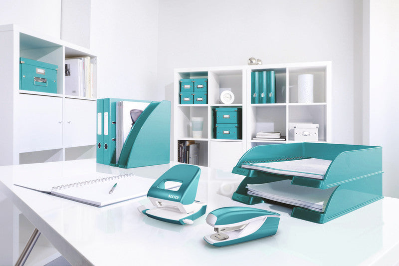 Leitz 5502 WOW – Hefter, 30 Blatt, für 24/6, 26/6, Tackerfunktion, eisblau