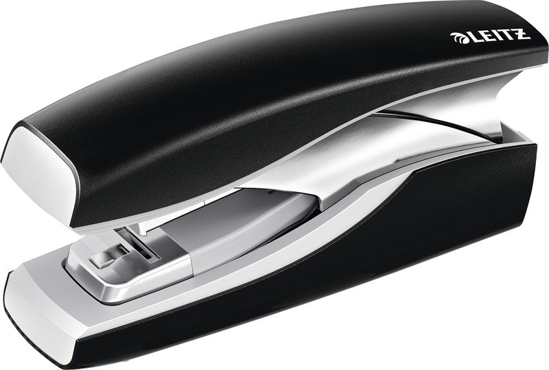 Leitz NeXXt – Hefter, 30 Blatt, Flat-Clinch, geschlossene Heftung, Oberlade-Mechanik, schwarz
