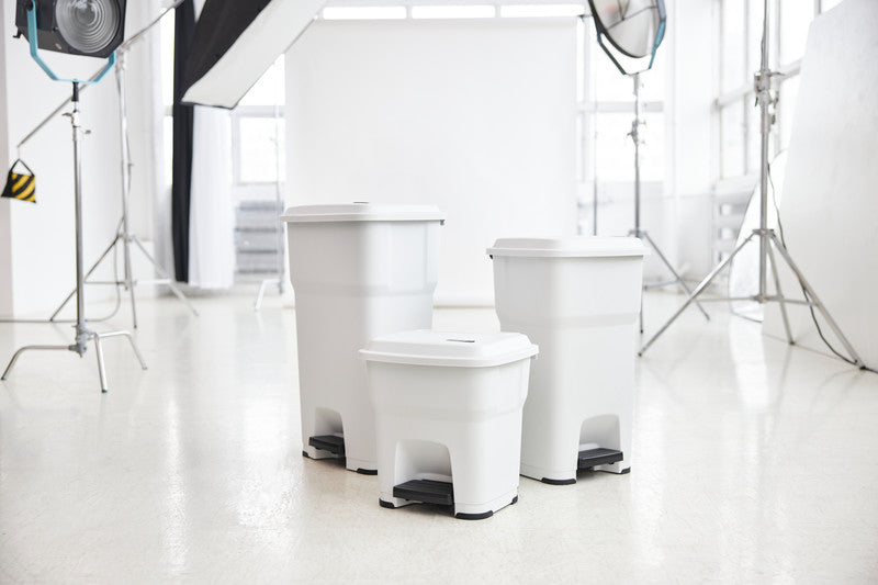 Rothopro Abfallcontainer – 60 l – mit Deckel – Kunststoff, Polarweiss – B × H × T 390 × 690 × 390 mm