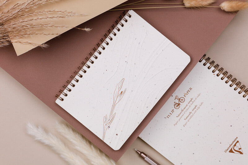 Clairefontaine Spiralheft, 110 × 170 mm, punktkariert, Spiralbindung, 50 Blatt, 90 g/m² – beige
