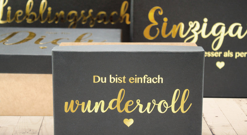 Braun + company Geschenkbox – Sprüche – mit Goldprägung – 90 × 60 × 90 mm