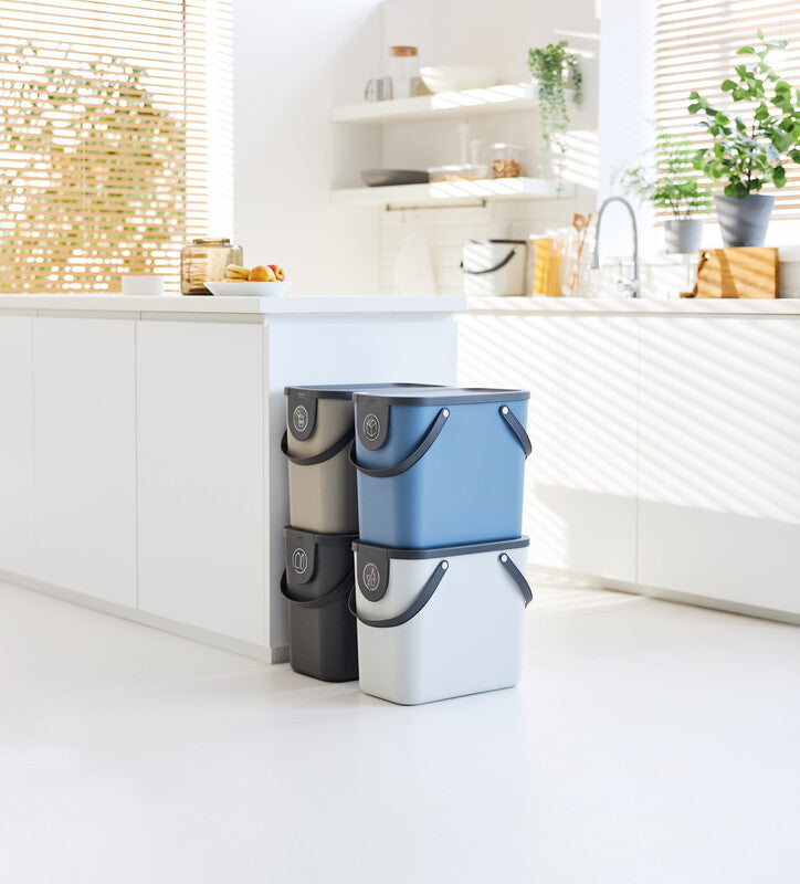 Rotho Abfallcontainer – 25 l – mit Deckel – Kunststoff, Horizon Blau – B × H × T 235 × 340 × 400 mm