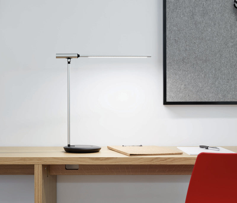 MAUL LED Tischleuchte Rubia Colour Vario – USB, dimmbar – 3000–6000 K – 340 lm 6 W – Silber, Aluminium